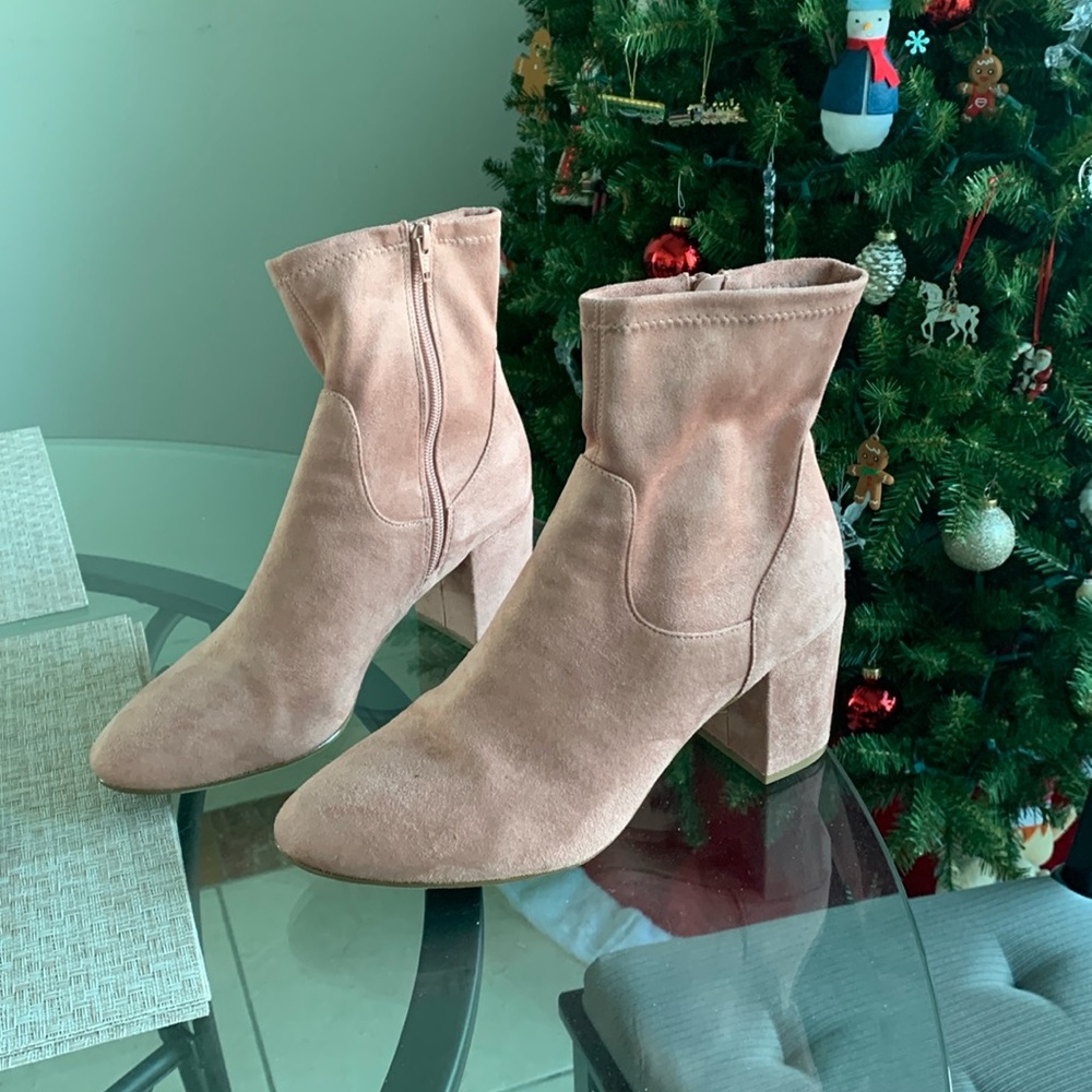 Old Navy Women Faux Suede Booties Dusty Pink size 11